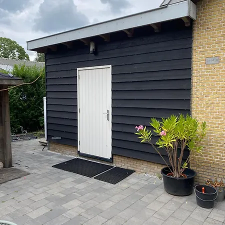 Het Boenhok Logies 3* 레커커크