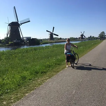 Het Boenhok Logies بيت ضيافة Lekkerkerk