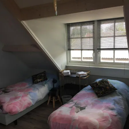 Het Boenhok Logies Πανσιόν 3*